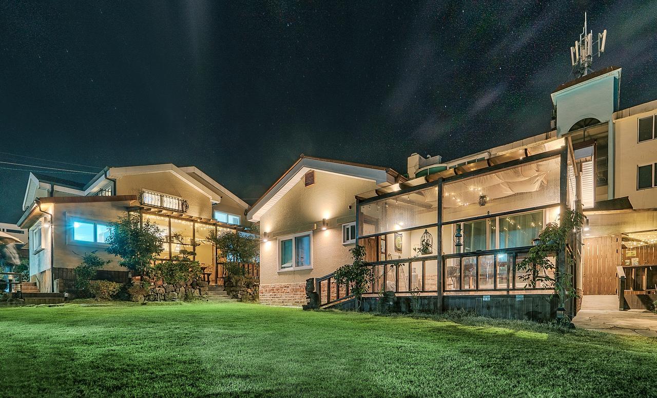 Sungsan Hill Villa Сеогвипо Екстериор снимка